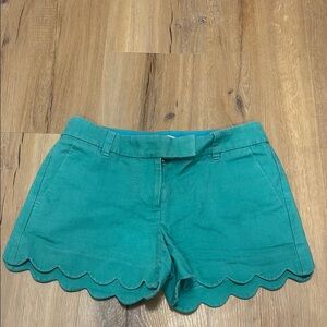 Scalloped Hem Green Women's Shorts
